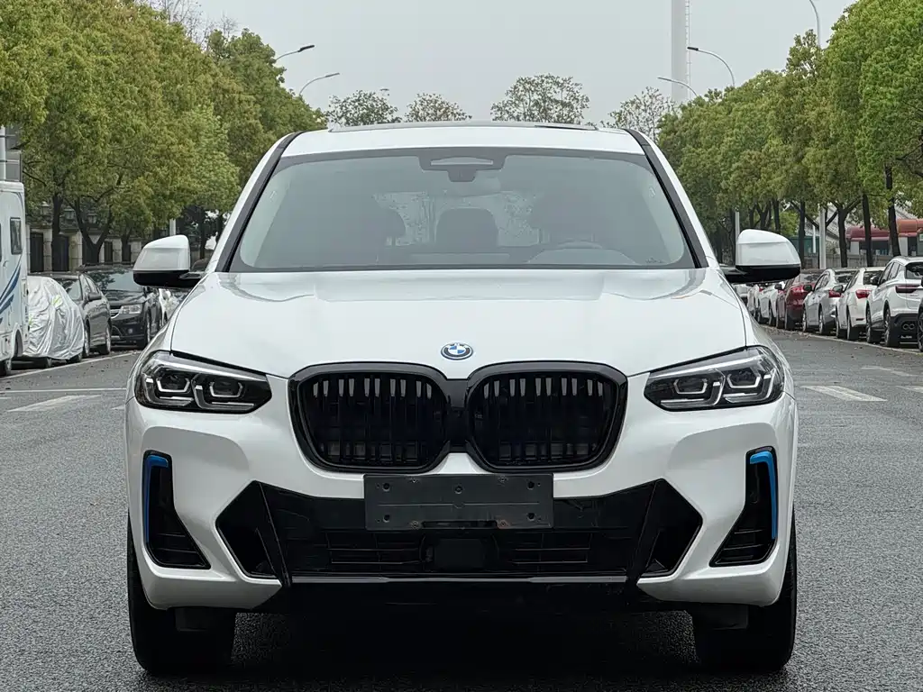 BMW iX3 2022