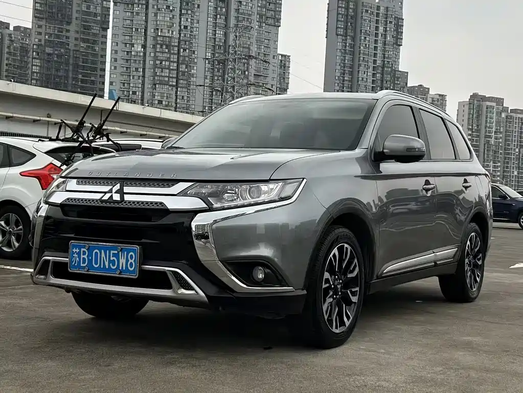 Mitsubishi Outlander 2020