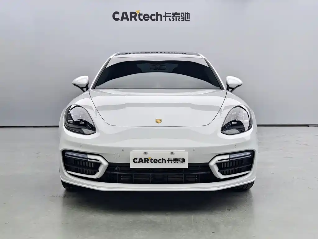 Porsche Panamera 2021