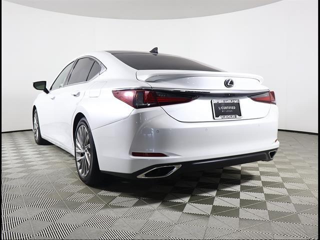 Lexus ES 2022