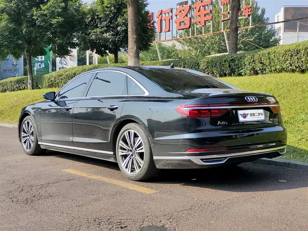 Audi A8 2021