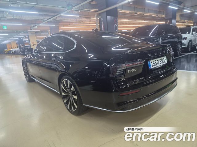 Volvo S90 2025