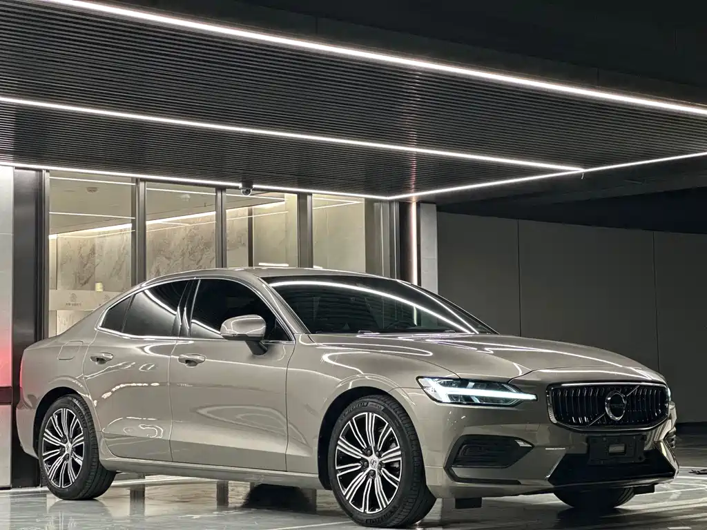 Volvo S60 2022