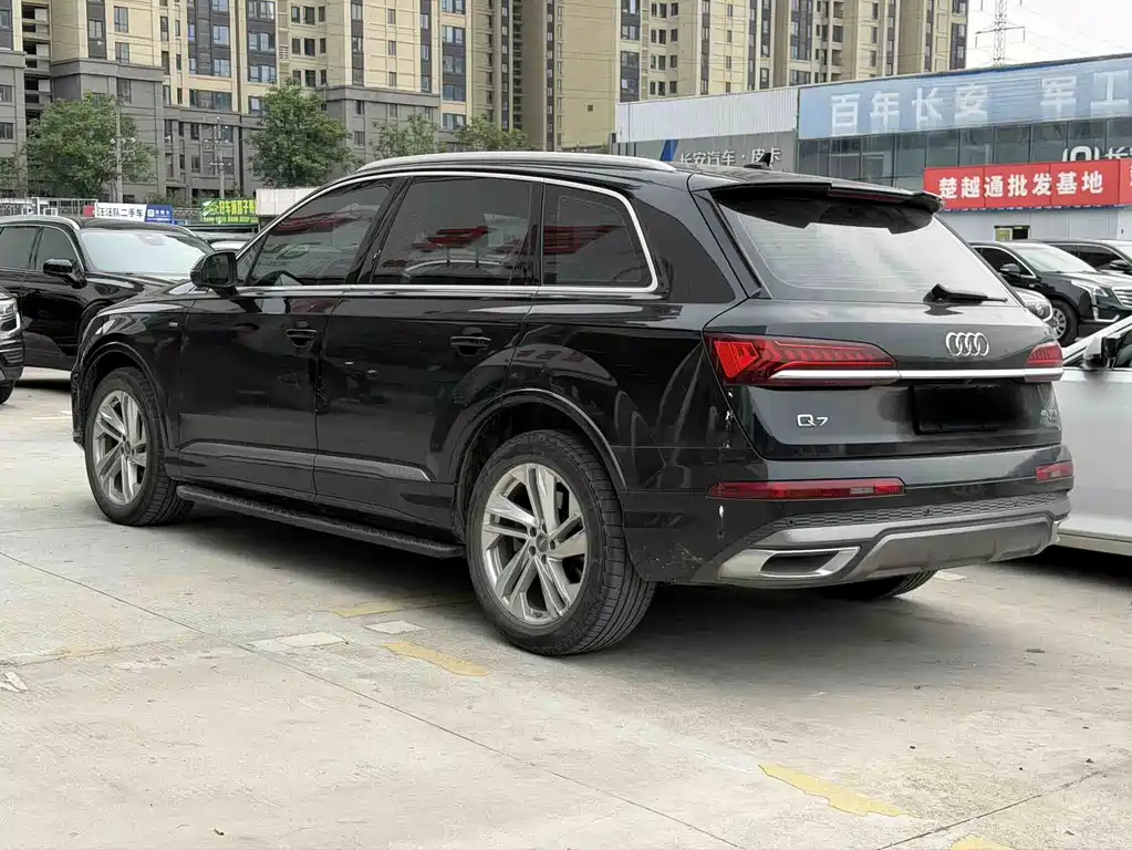 Audi Q7 2021