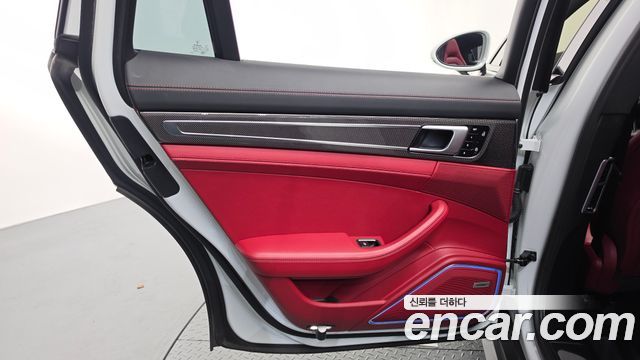 Porsche Panamera 2021