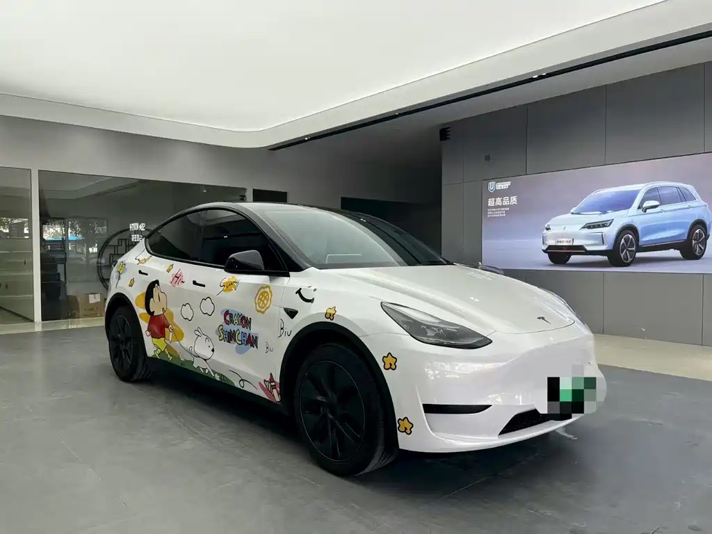 Tesla Model Y 2025
