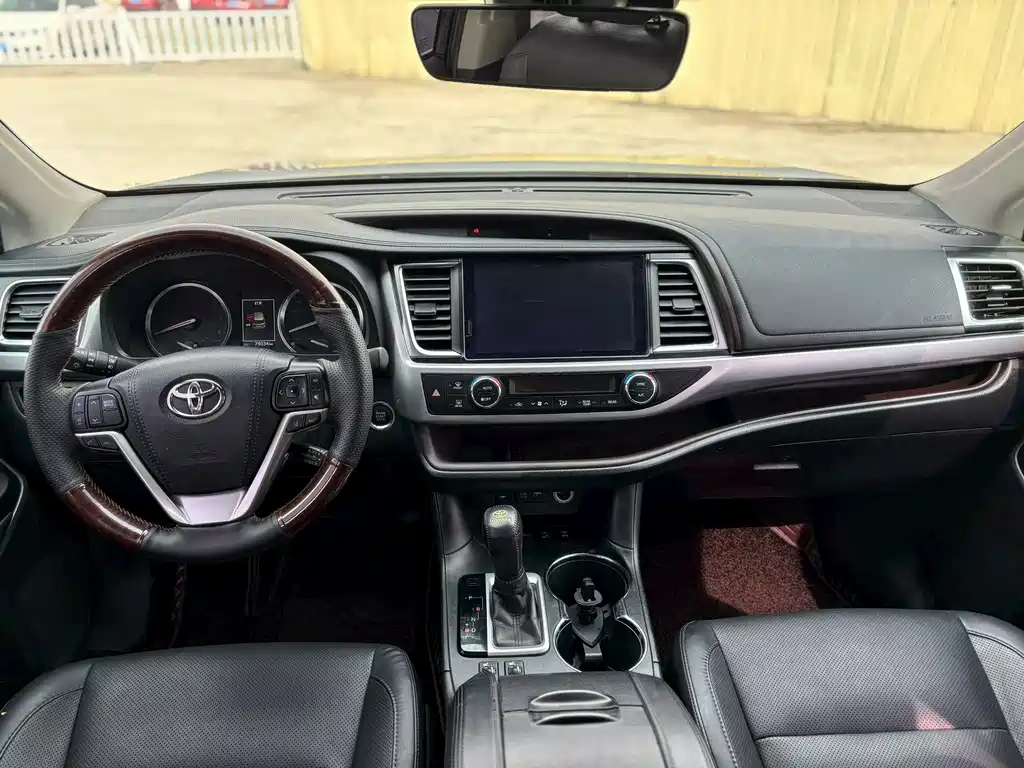 Toyota Highlander 2021