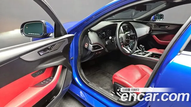 Jaguar XE 2020