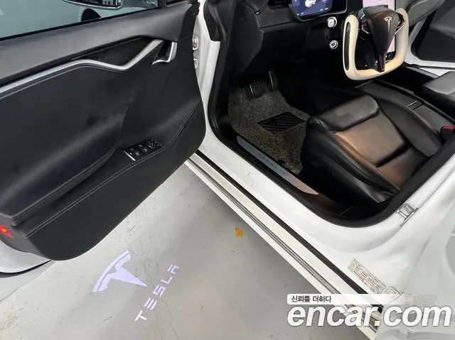 Tesla Model S 2020