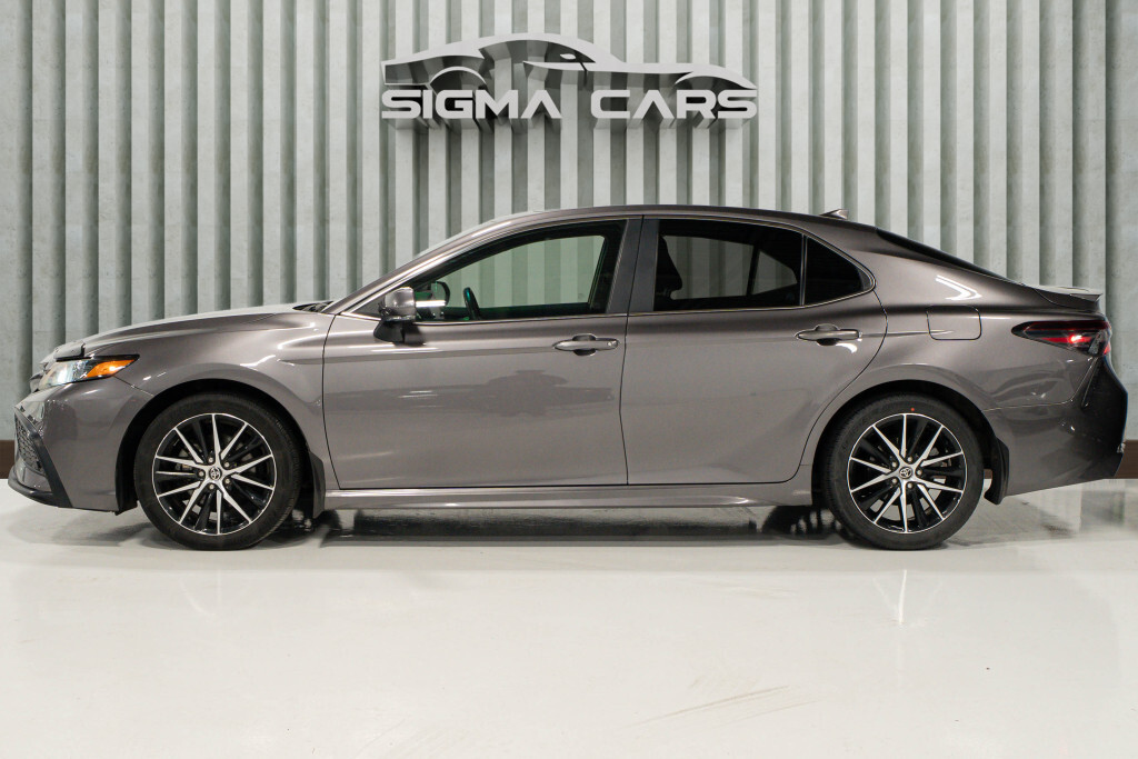 Toyota Camry 2021