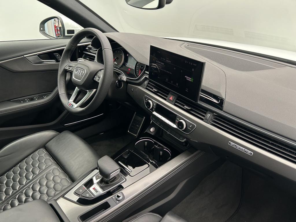 Audi RS4 2024