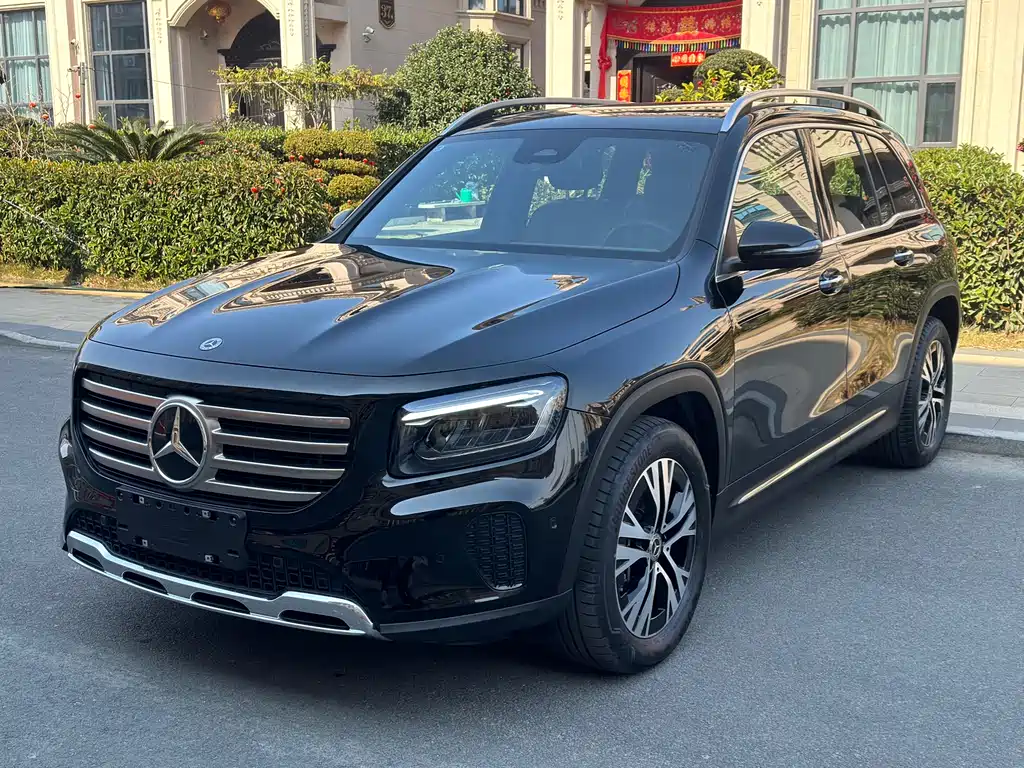 Mercedes-Benz GLB 2023