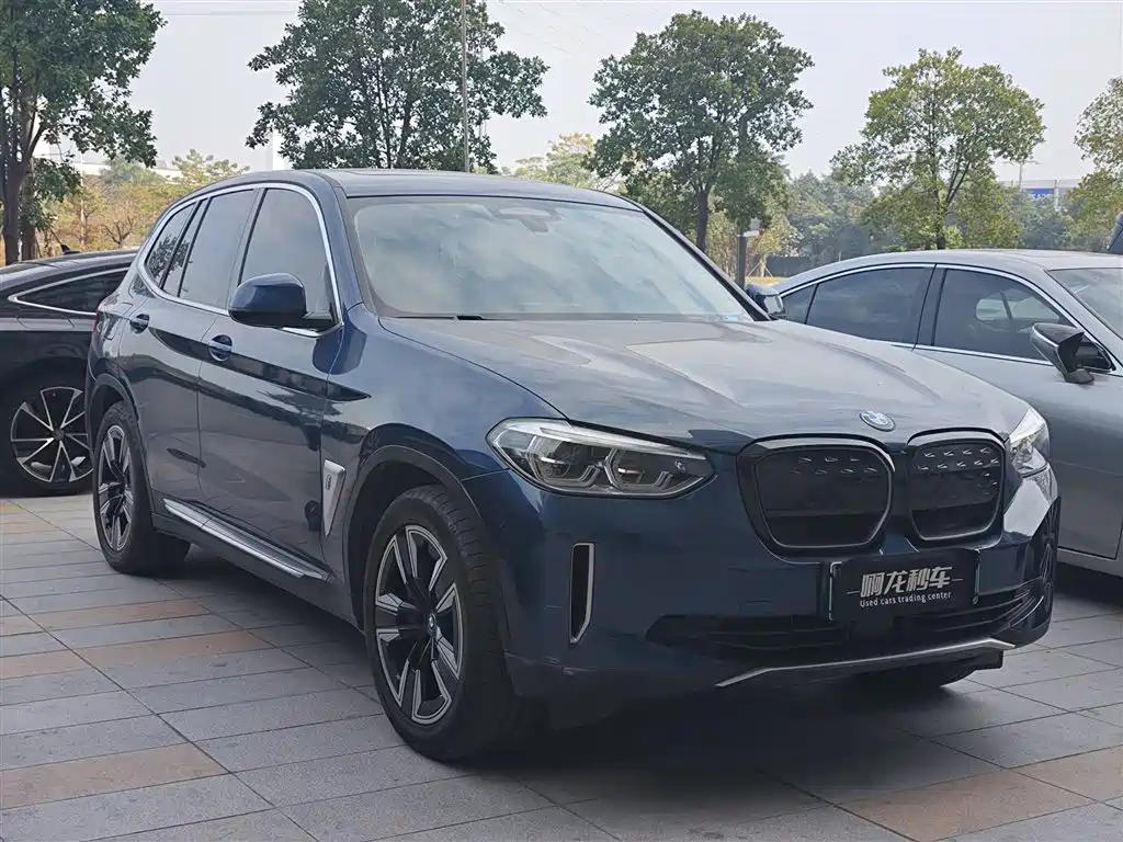 BMW iX3 2021