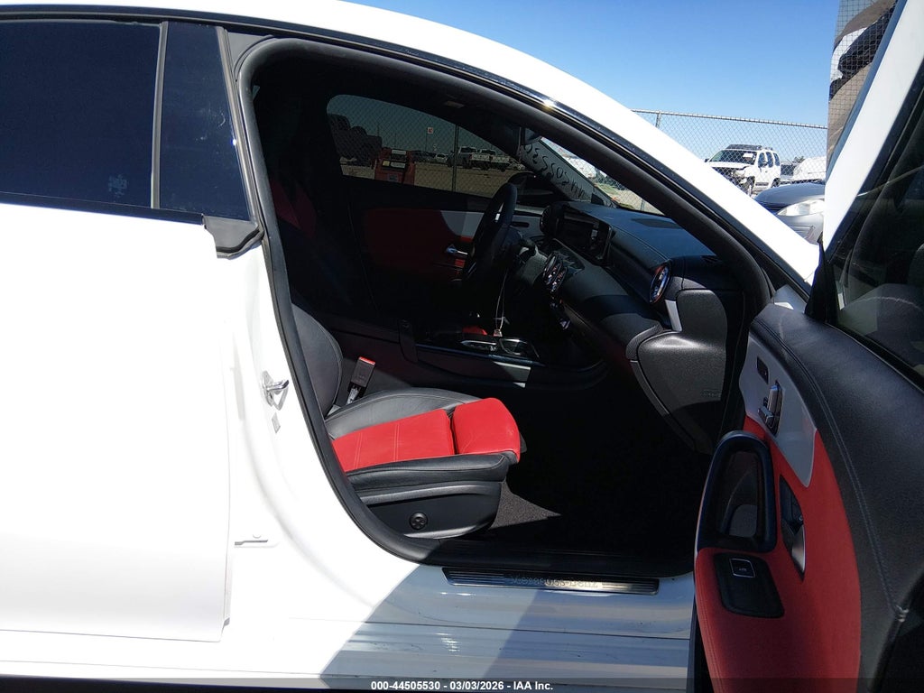 Mercedes-Benz CLA 2022