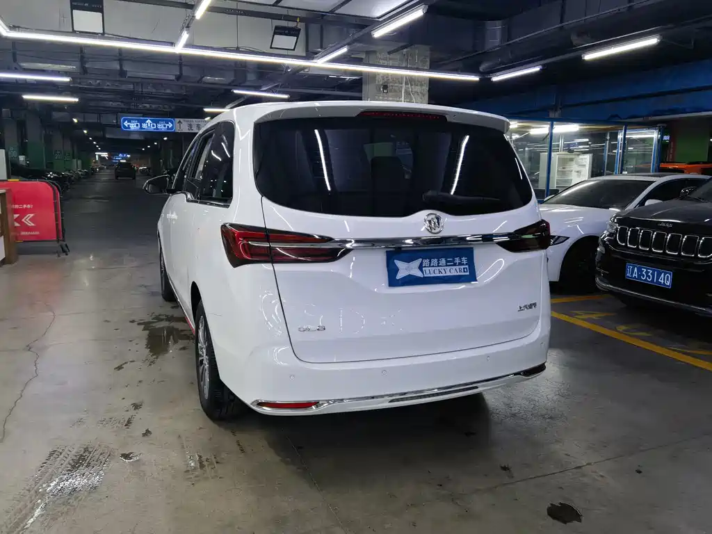 Buick GL8 2023
