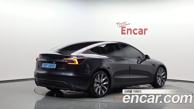 Tesla Model 3 2024