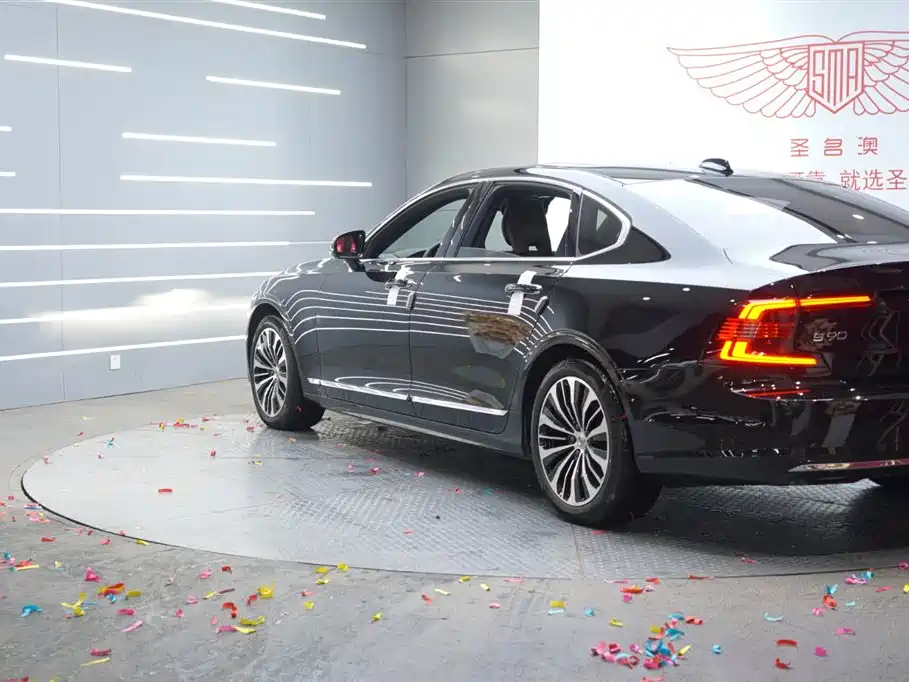 Volvo S90 2023