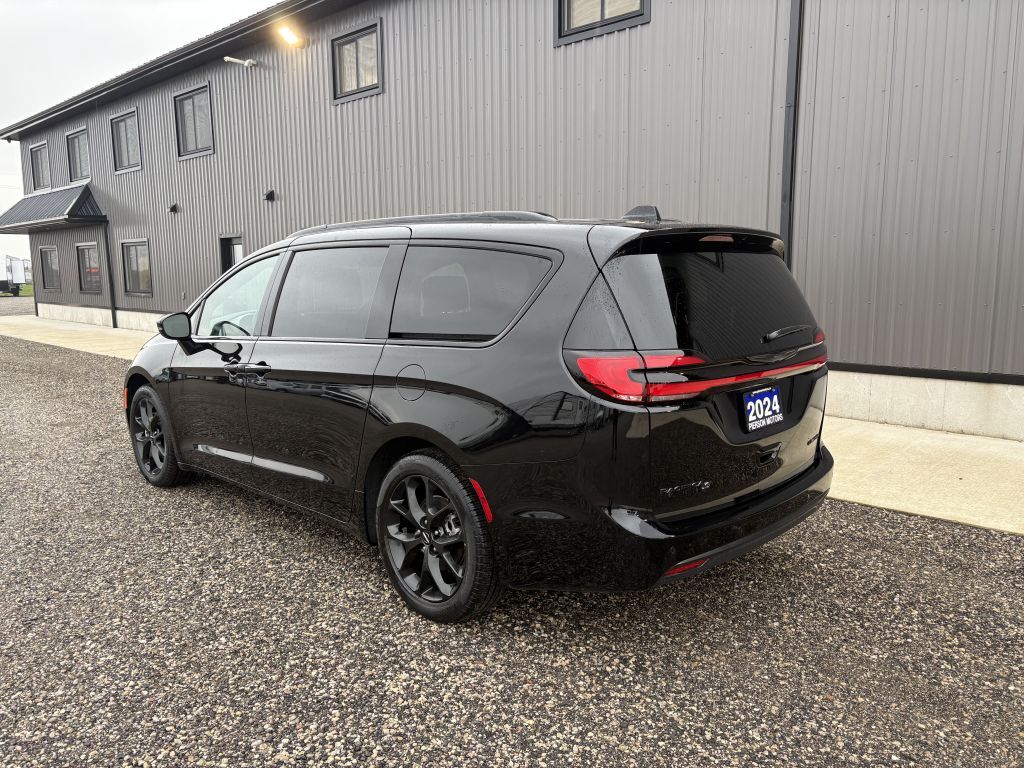 Chrysler Pacifica 2024