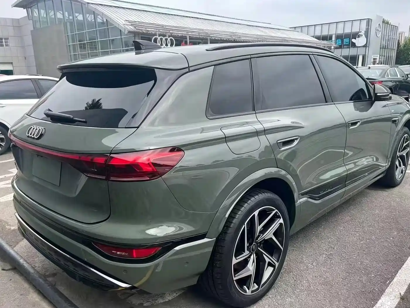 Audi e-tron 2025