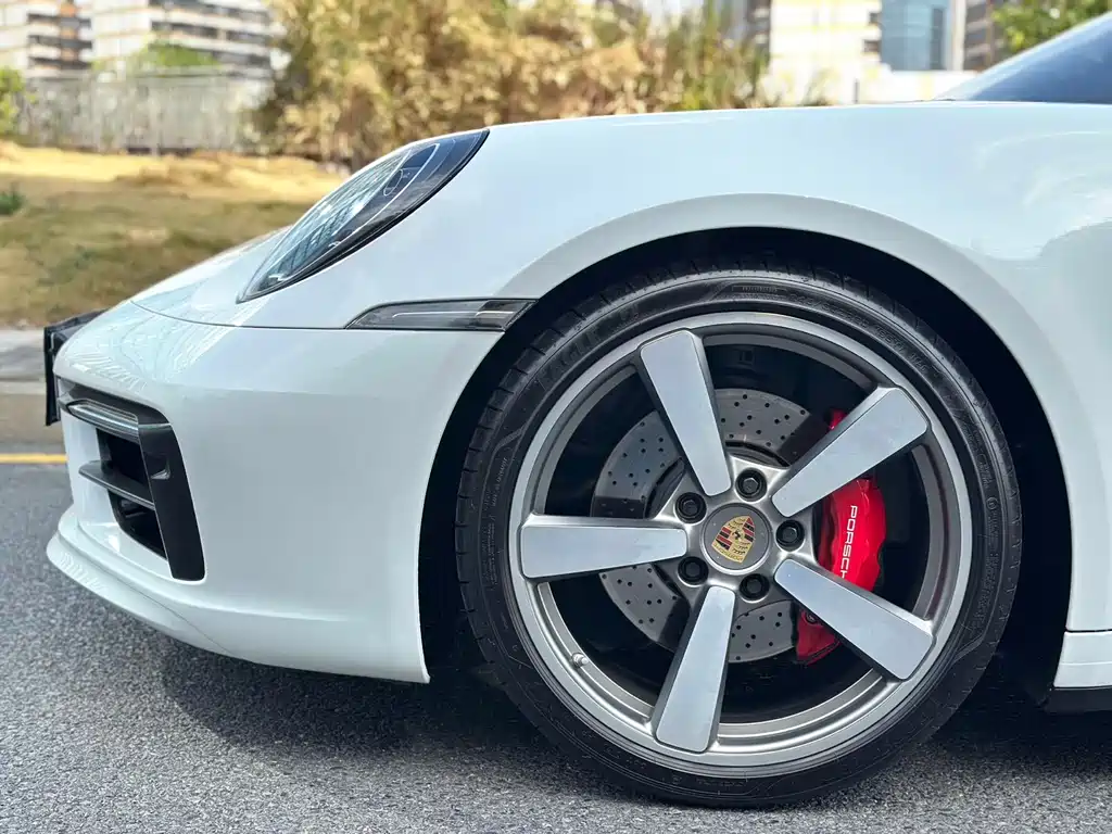 Porsche 911 2023
