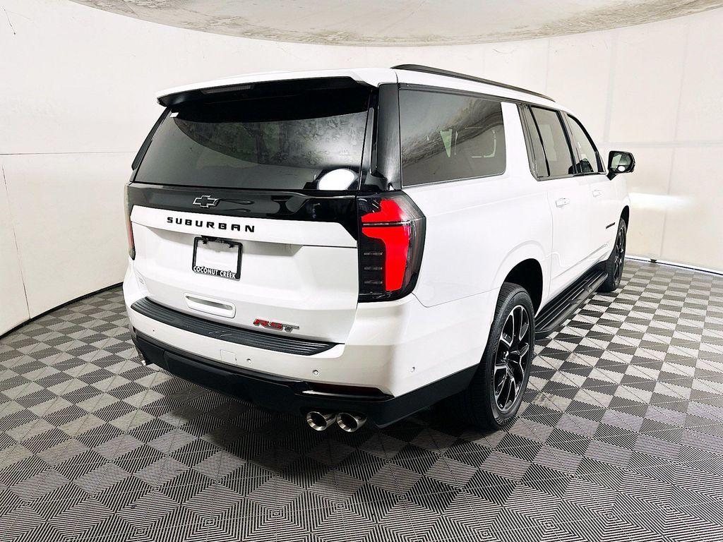 Chevrolet Suburban 2025