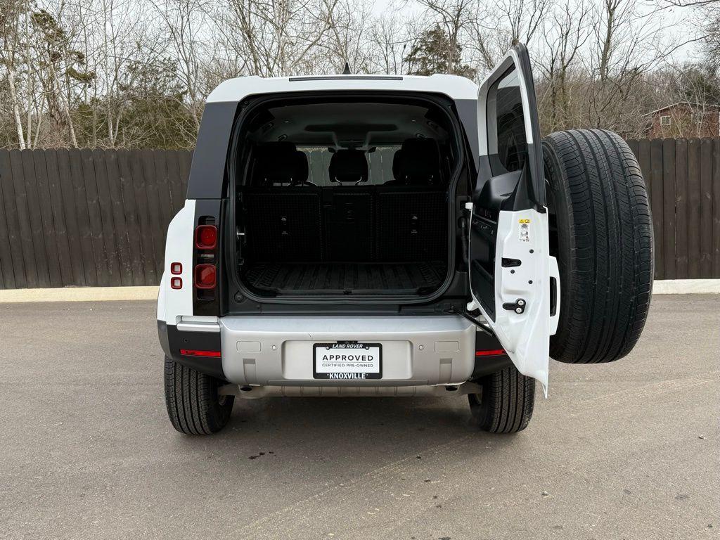 Land Rover Defender 2023