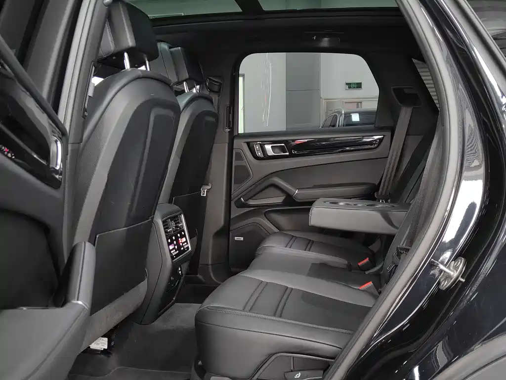 Porsche Cayenne 2022