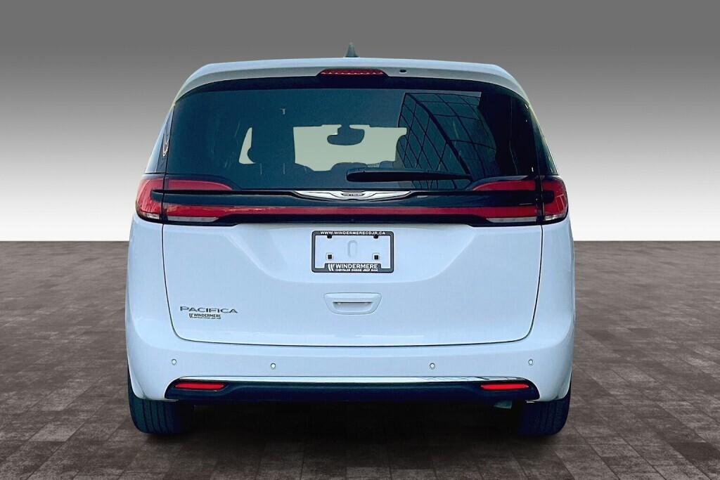 Chrysler Pacifica 2024