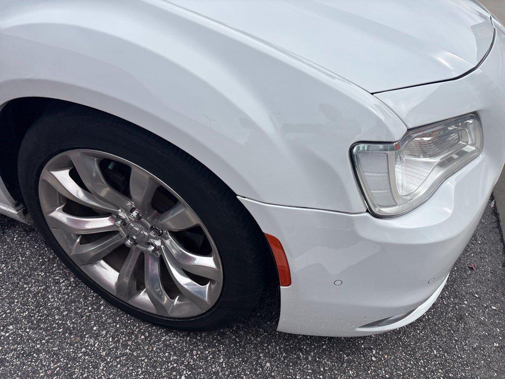 Chrysler 300 2021