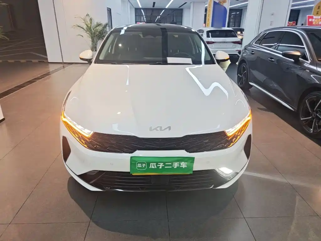 Kia K5 2025