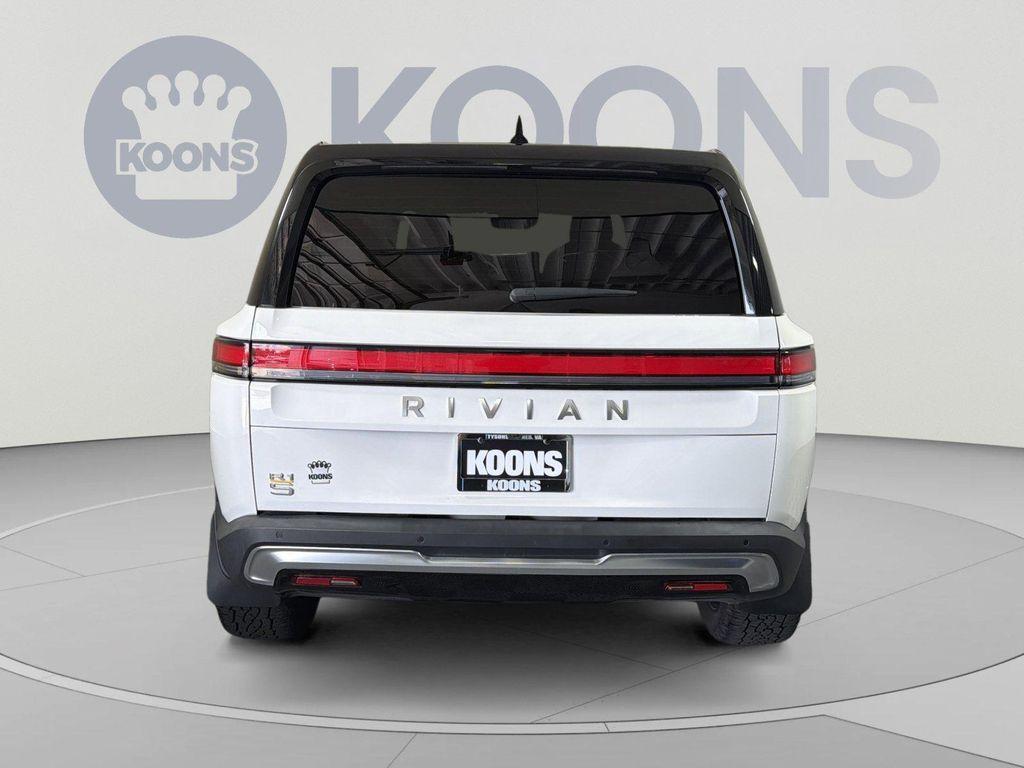 Rivian R1S 2022