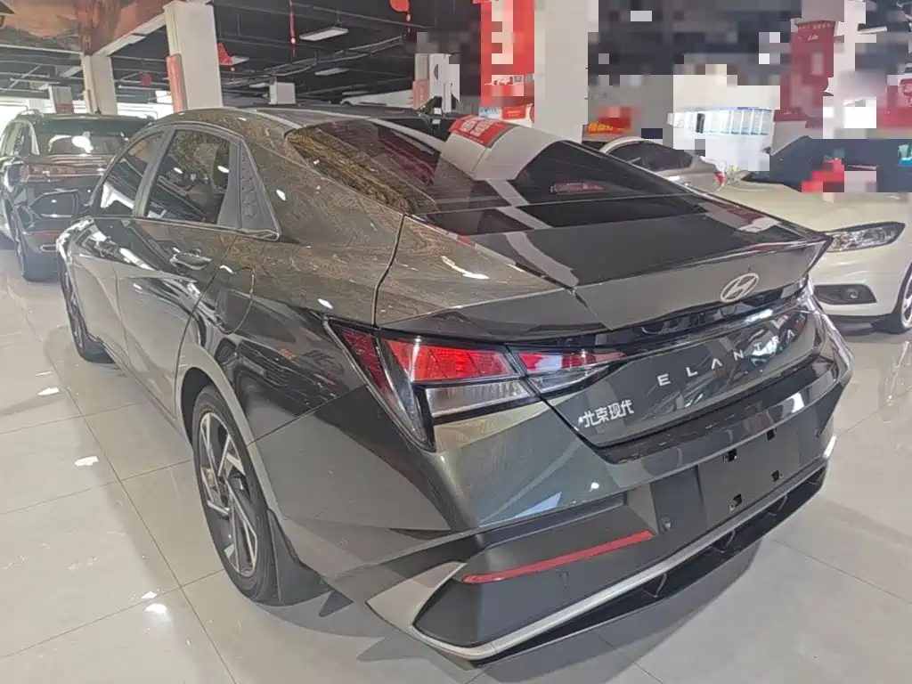 Hyundai Elantra 2025