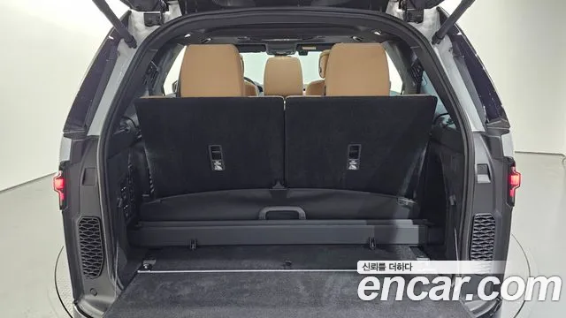 Land Rover Discovery 2024