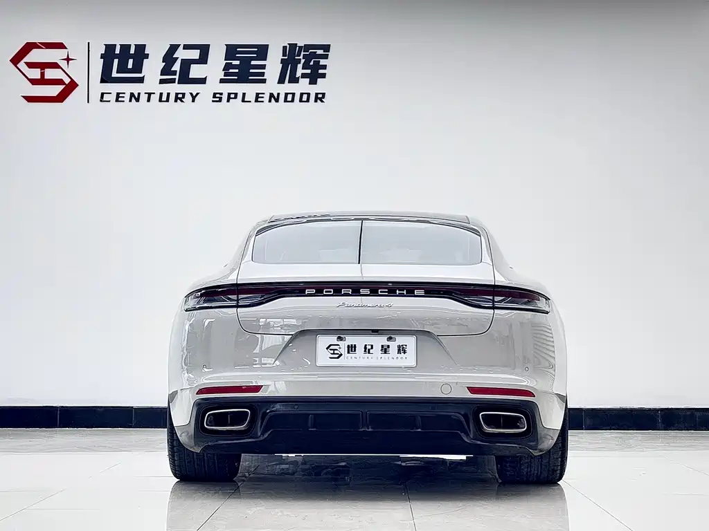 Porsche Panamera 2023