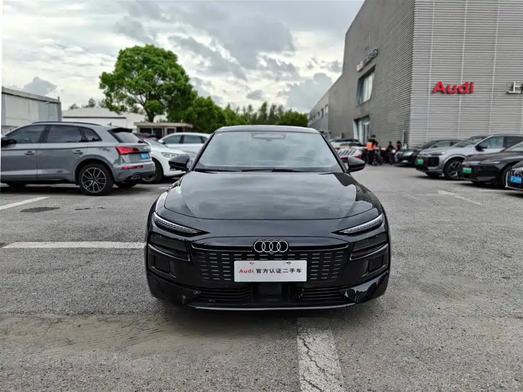 Audi e-tron 2025