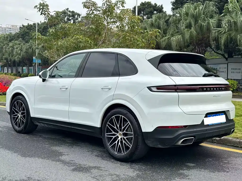 Porsche Cayenne 2025