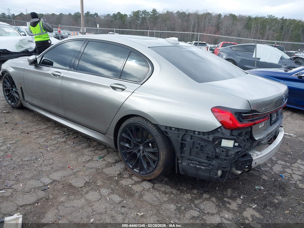 BMW 750 2021