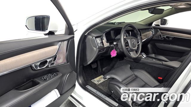 Volvo S90 2025