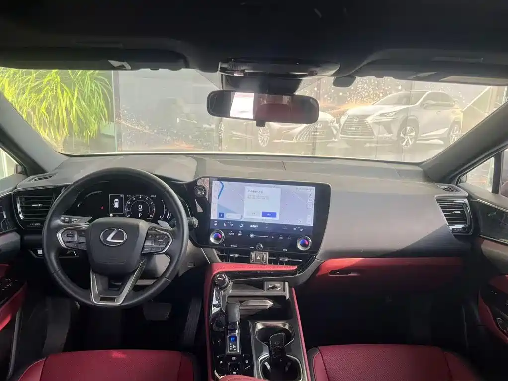 Lexus NX 2024