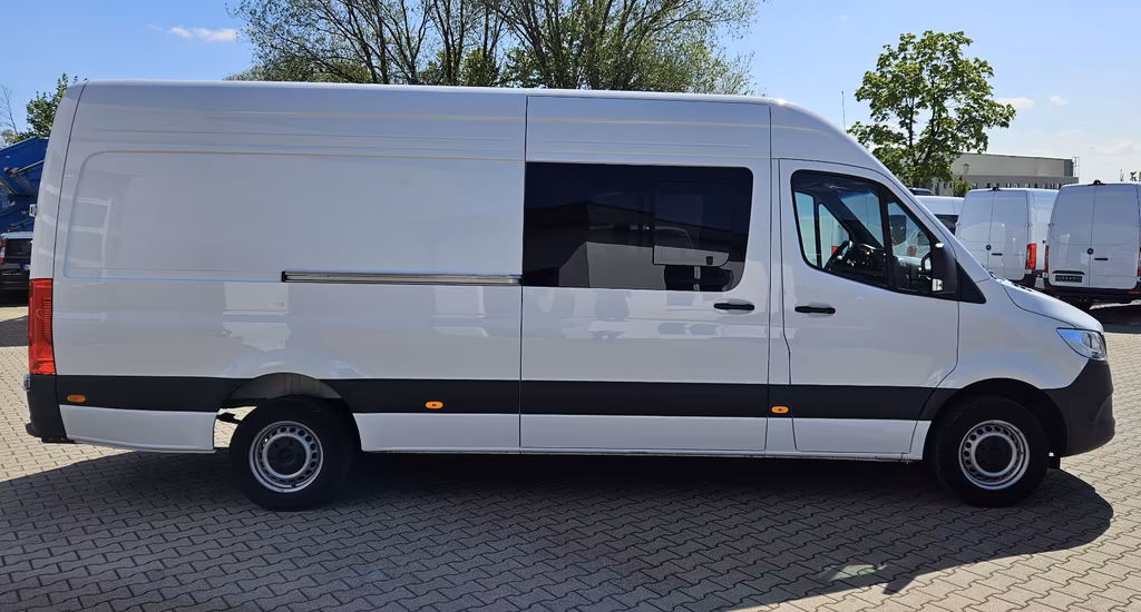 Mercedes-Benz SPRINTER 2025