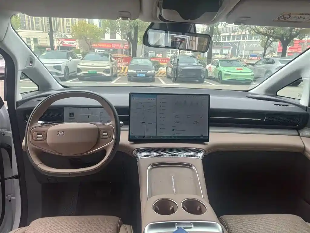 Xpeng X9 2025