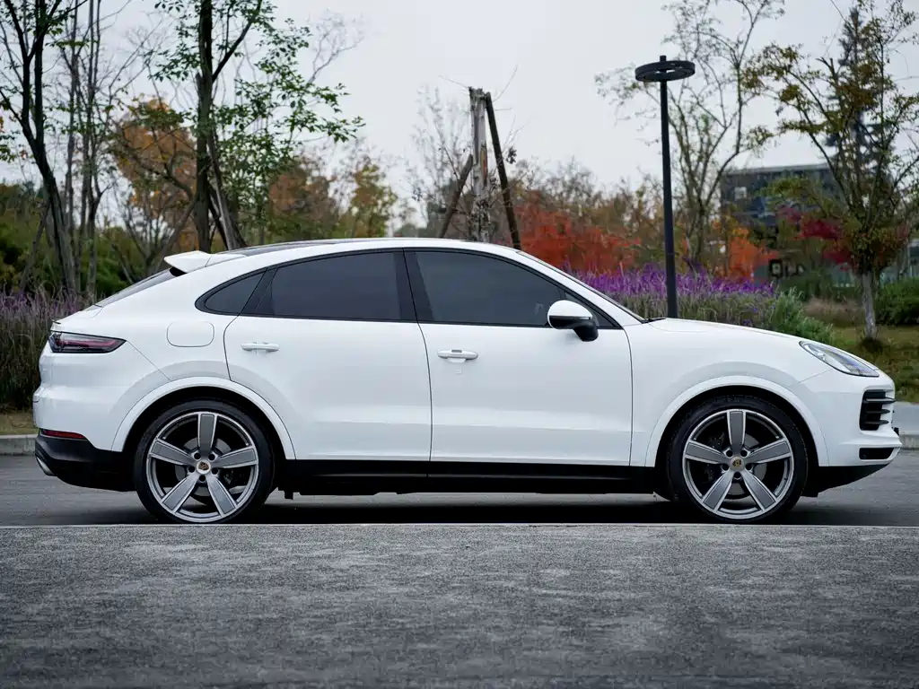 Porsche Cayenne 2021