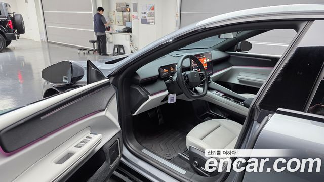 Polestar 4 2025
