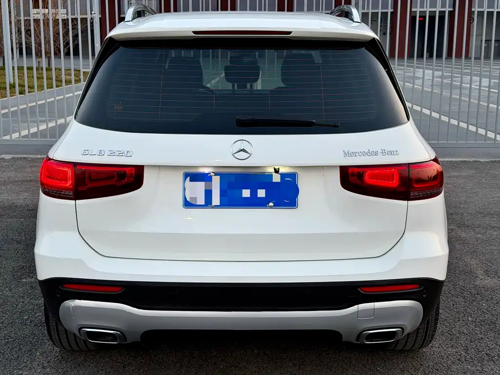 Mercedes-Benz GLB 2023