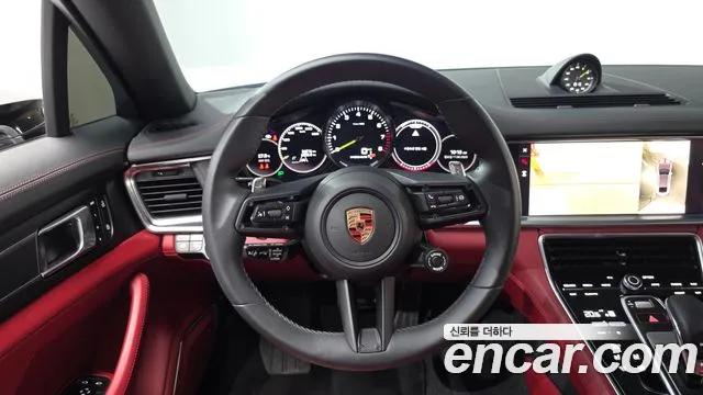 Porsche Panamera 2023