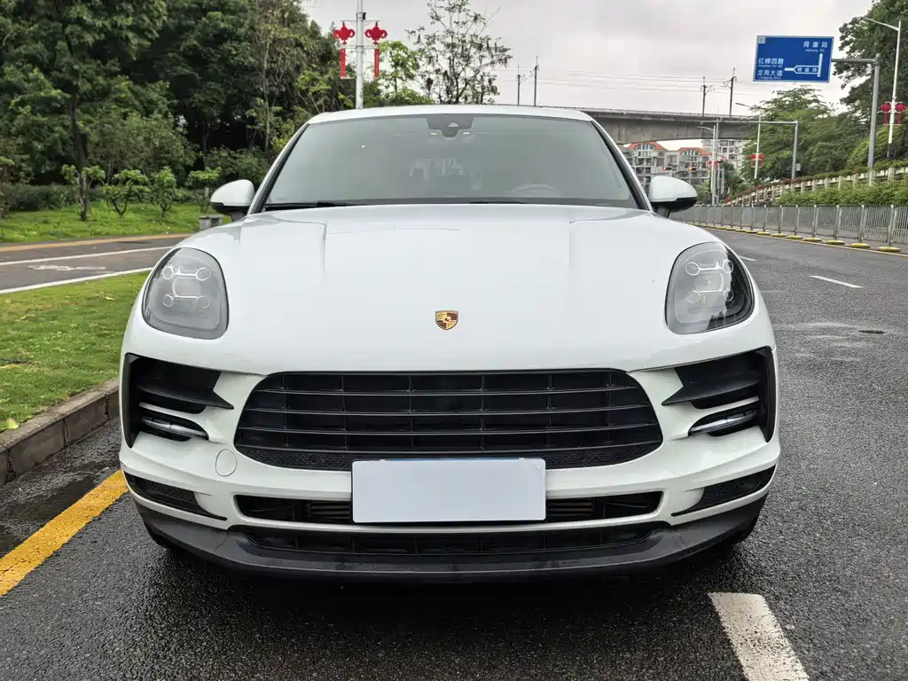 Porsche Macan 2021