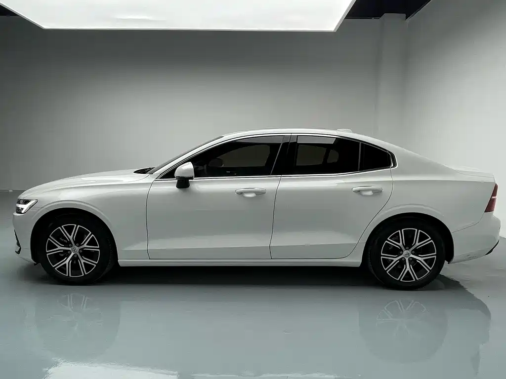 Volvo S60 2024