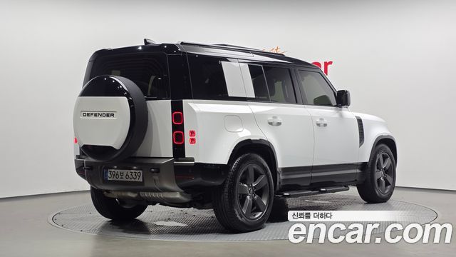 Land Rover Defender 2025