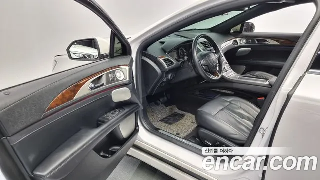 Lincoln MKZ 2020