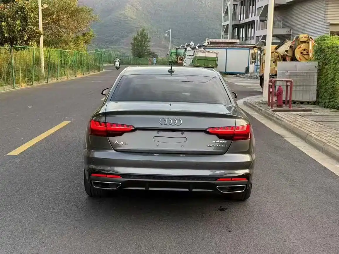 Audi A4 2024